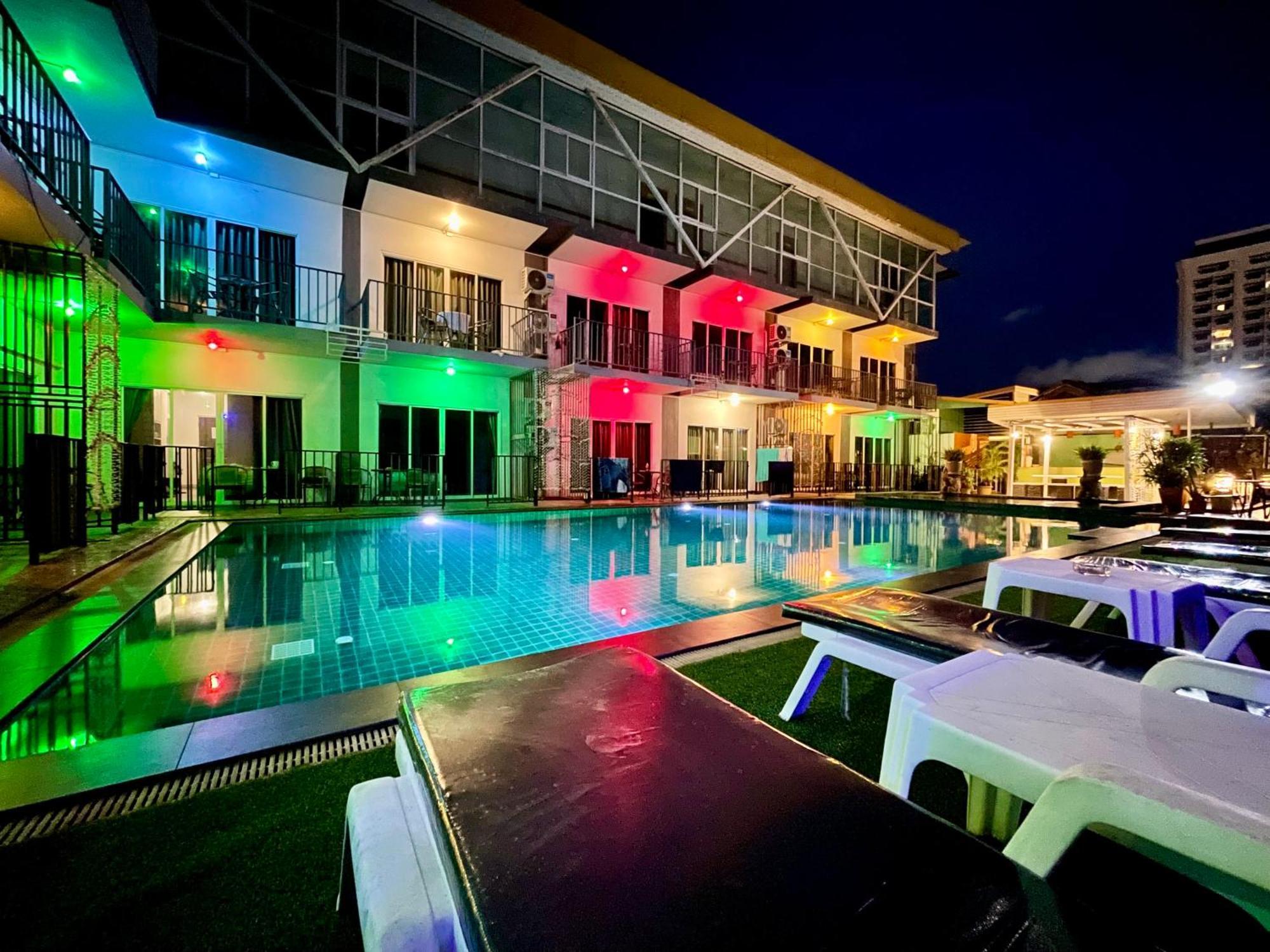 Anantra Pattaya Resort Buitenkant foto